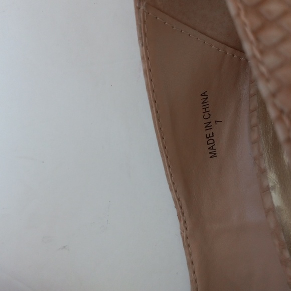 BeBe 5 in snake skin platform high heels tan size 7. Barely worn. - Picture 8 of 8